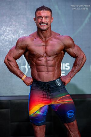 MEN'S PHYSIQUE 174
